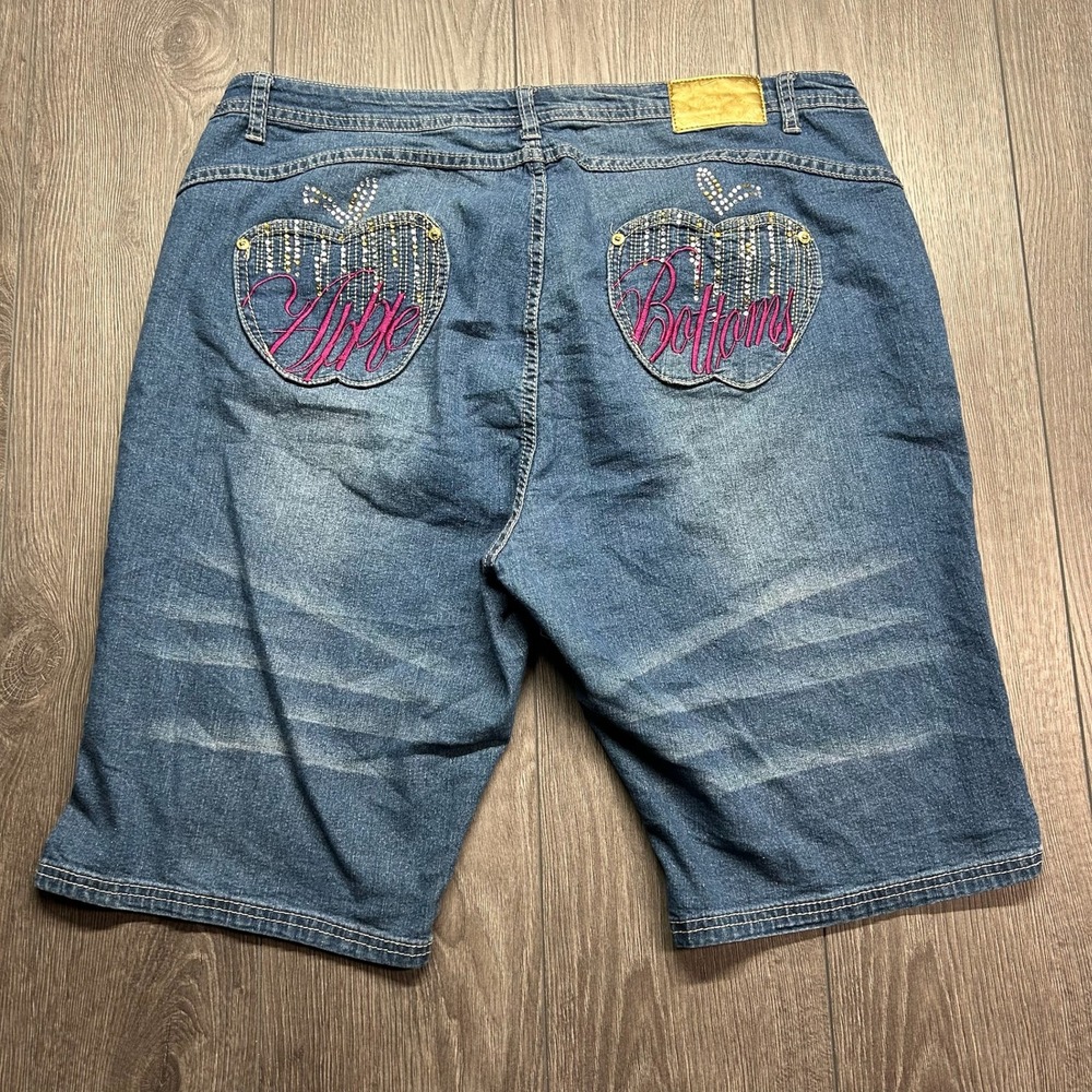 Apple Bottoms Y2K Denim Shorts 38" Embroidered Rhinestone Pockets Blue Size 22